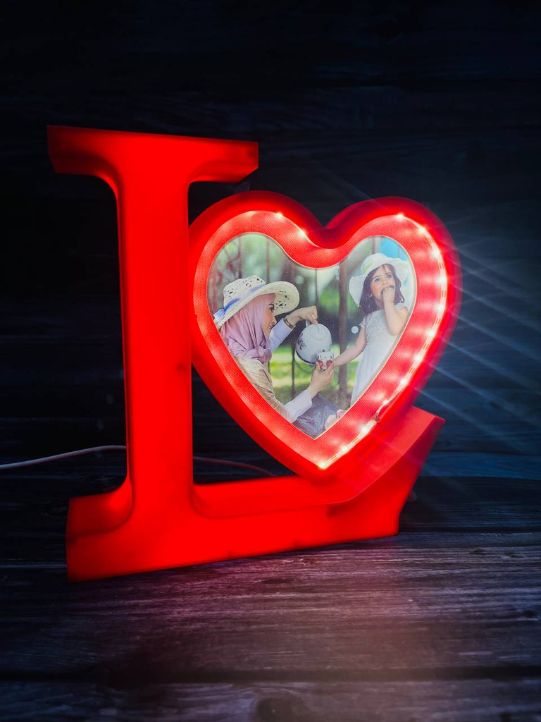 Heart Shaped Love Frame / اطار قلب صور لوف