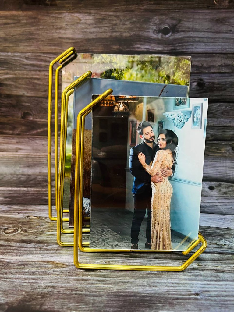 Golden Photo Frame - 5X7 / اطار فوتو ذهبي