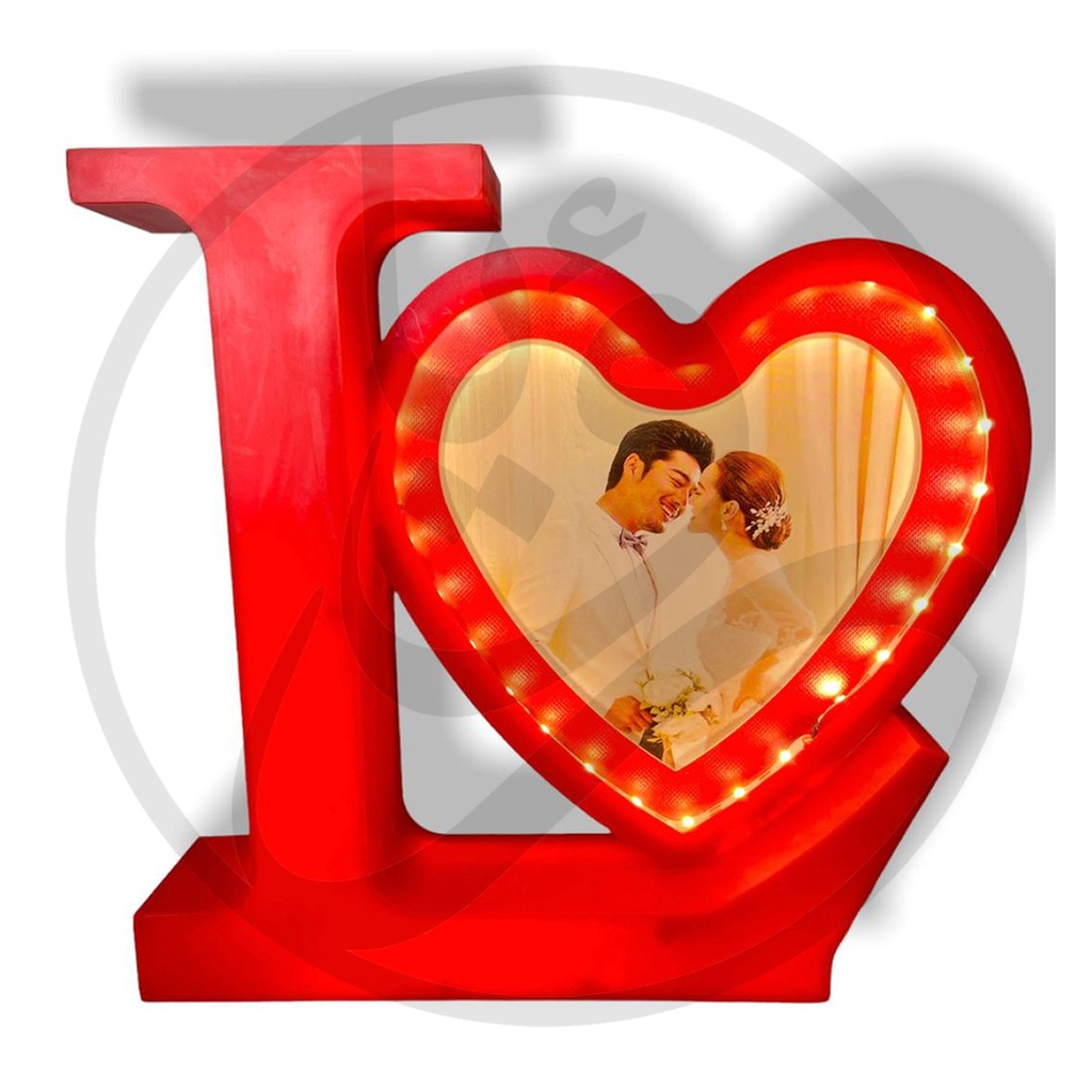 Heart Shaped Love Frame / اطار قلب صور لوف