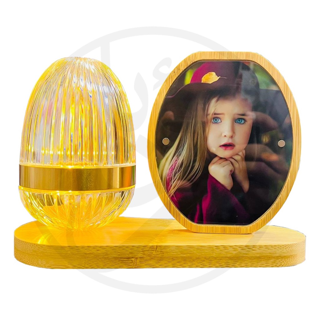 Photo Frame with Wooden Base and Ball Lighting/ اطار صورة مع قاعدة خشبية واضاءة بيضوية